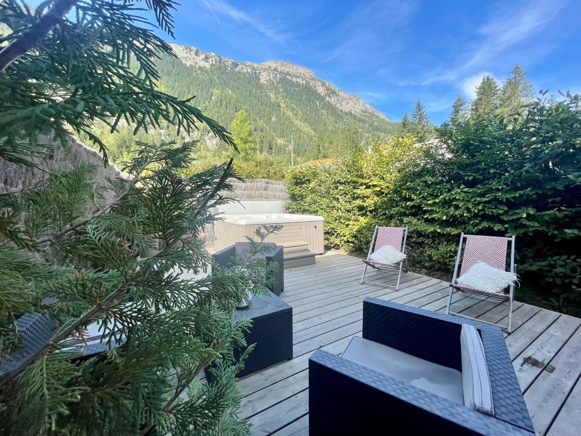 Le Petit Nicolas, Jacuzzi, Vue Mont Blanc Chalé Chamonix
