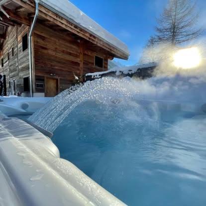 Chalé Le Petit Nicolas, Jacuzzi, Vue Mont Blanc *